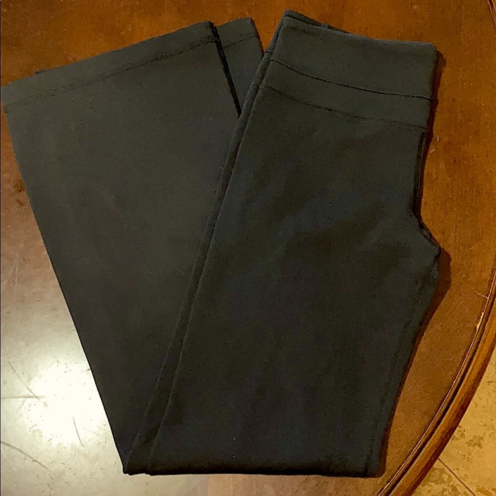 Women’s Lululemon Groove Bootcut Yoga Pants size 6